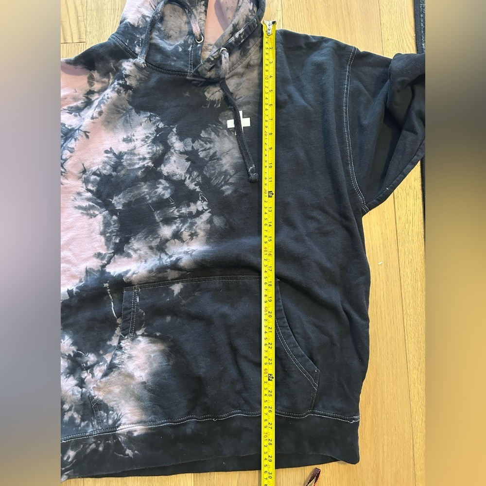Dan + Shay Summer 2022 Tour Hoodie - Picture 5 of 5